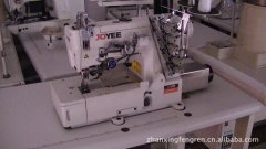 从而使得布料获得输送的动力