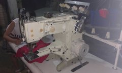 绷缝缝纫机可按用途分为滚领绷缝缝纫机、缝松