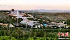 也是一段由普通女性书写、热气腾腾的产业传奇